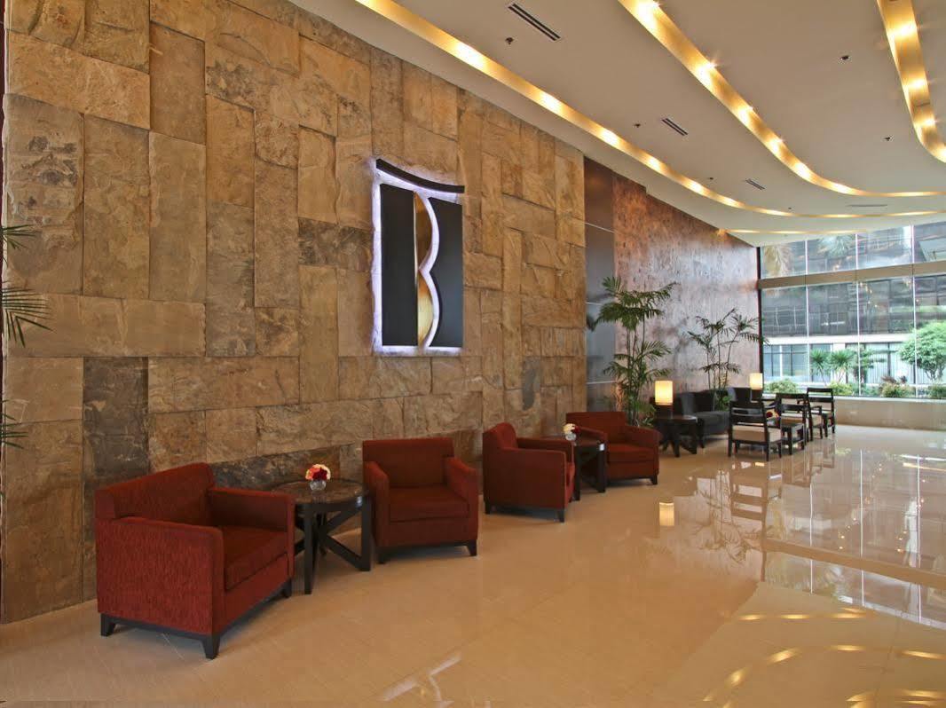 The B Hotel Alabang Muntinlupa City Exterior foto